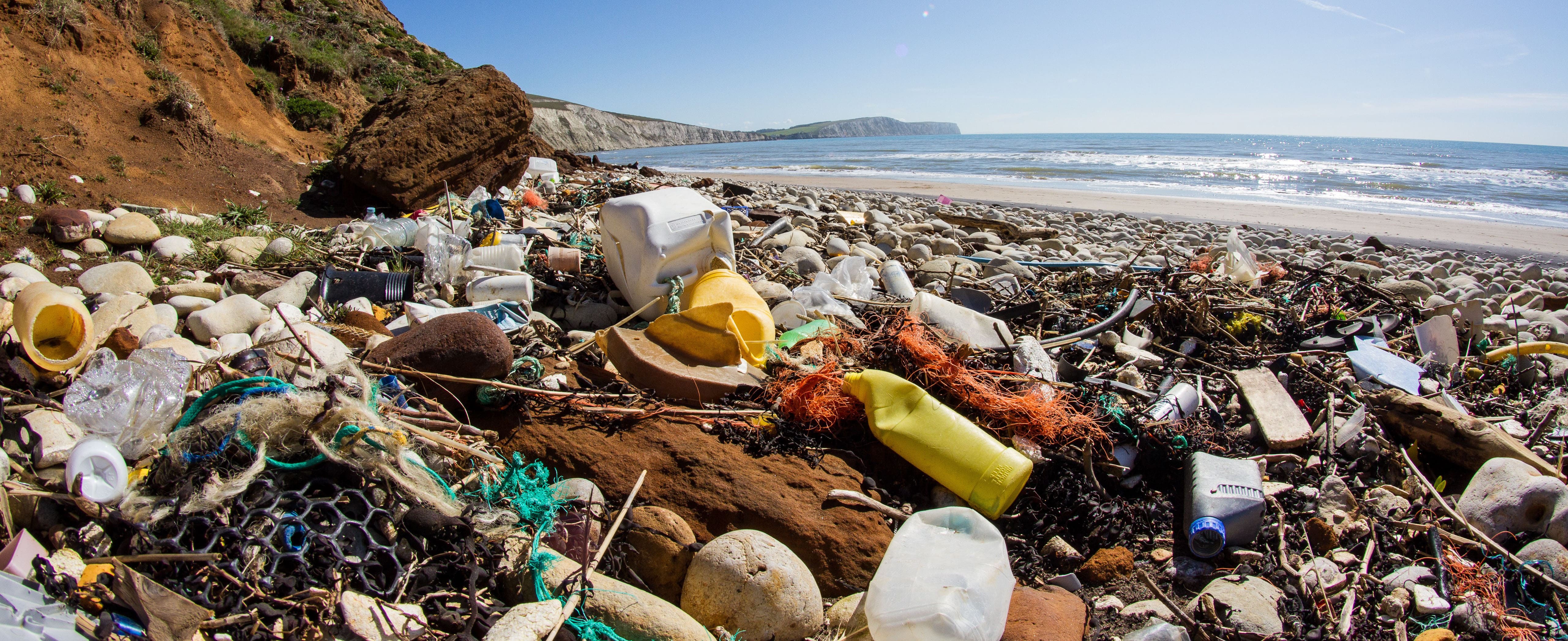 Plastic pollution 1920x785-min.jpg